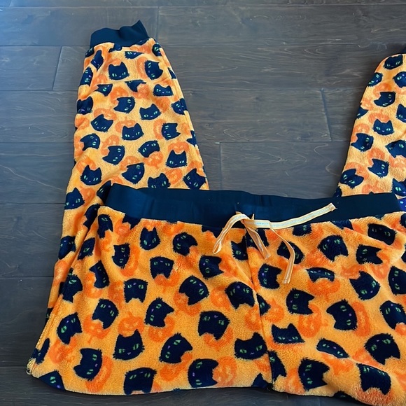 Pillow Talk womens Halloween Cat Print Plush Pajama Pants New Orange black - Picture 2 of 2